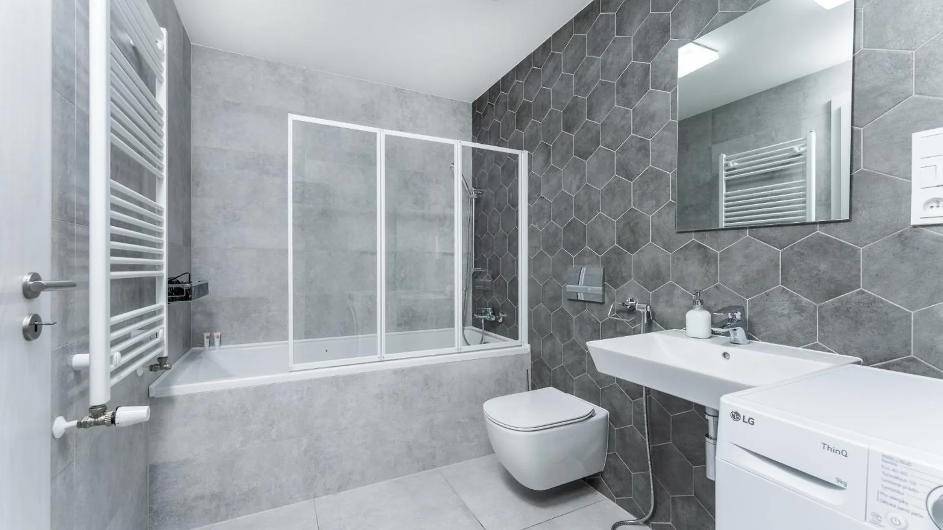 2 Min Walk O2 Arena New Dinopark Apartment Prague