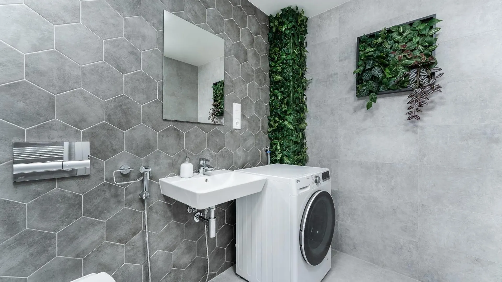 2 Min Walk O2 Arena New Dinopark Apartment Prague Czech Republic